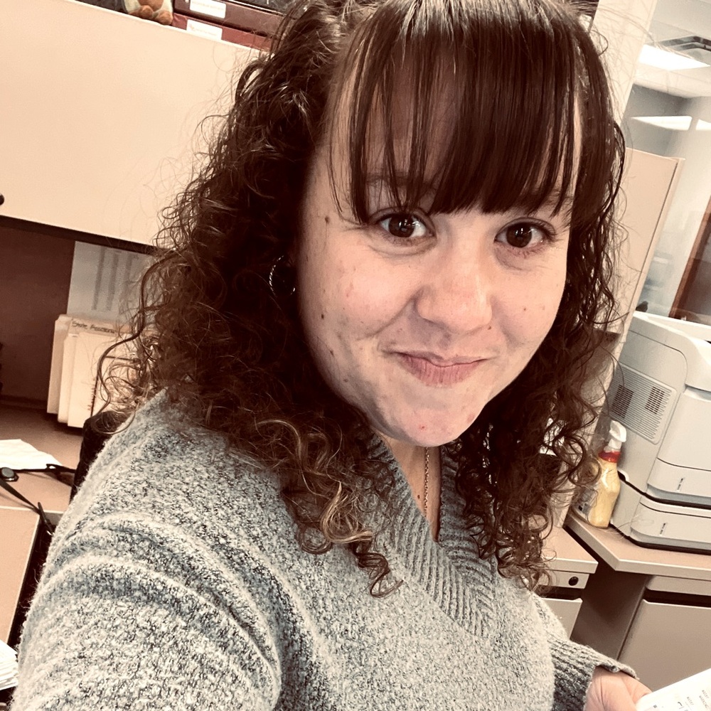Meet your Posher, Larissa